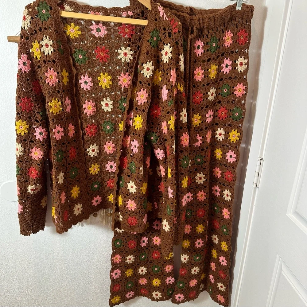 Vintage Brown Floral Crochet Sweater Set - Picture 8 of 16
